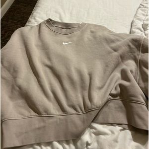 cropped nike sweatshirt